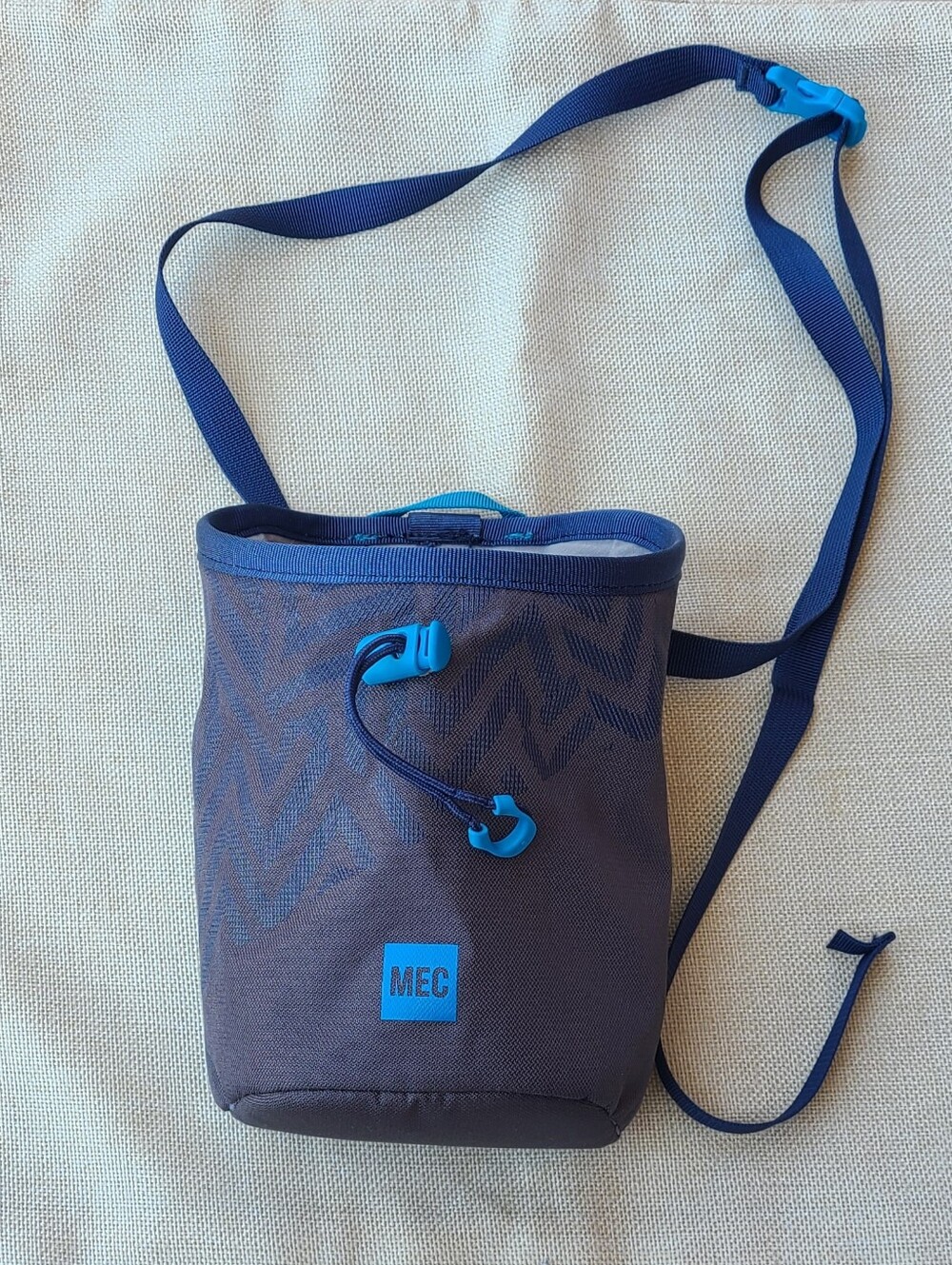 MEC Gray Chalk Bag with Blue Accents - MEC